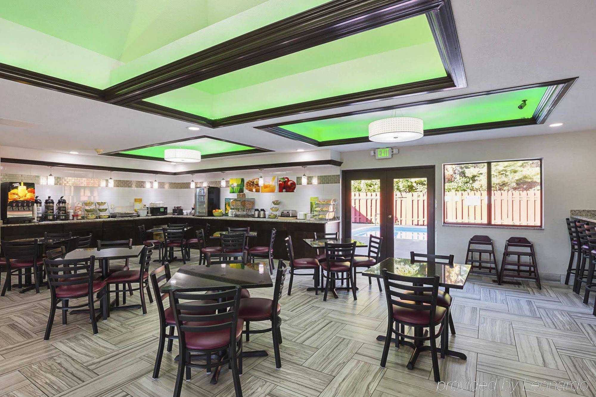 Quality Inn & Suites Holland Kültér fotó